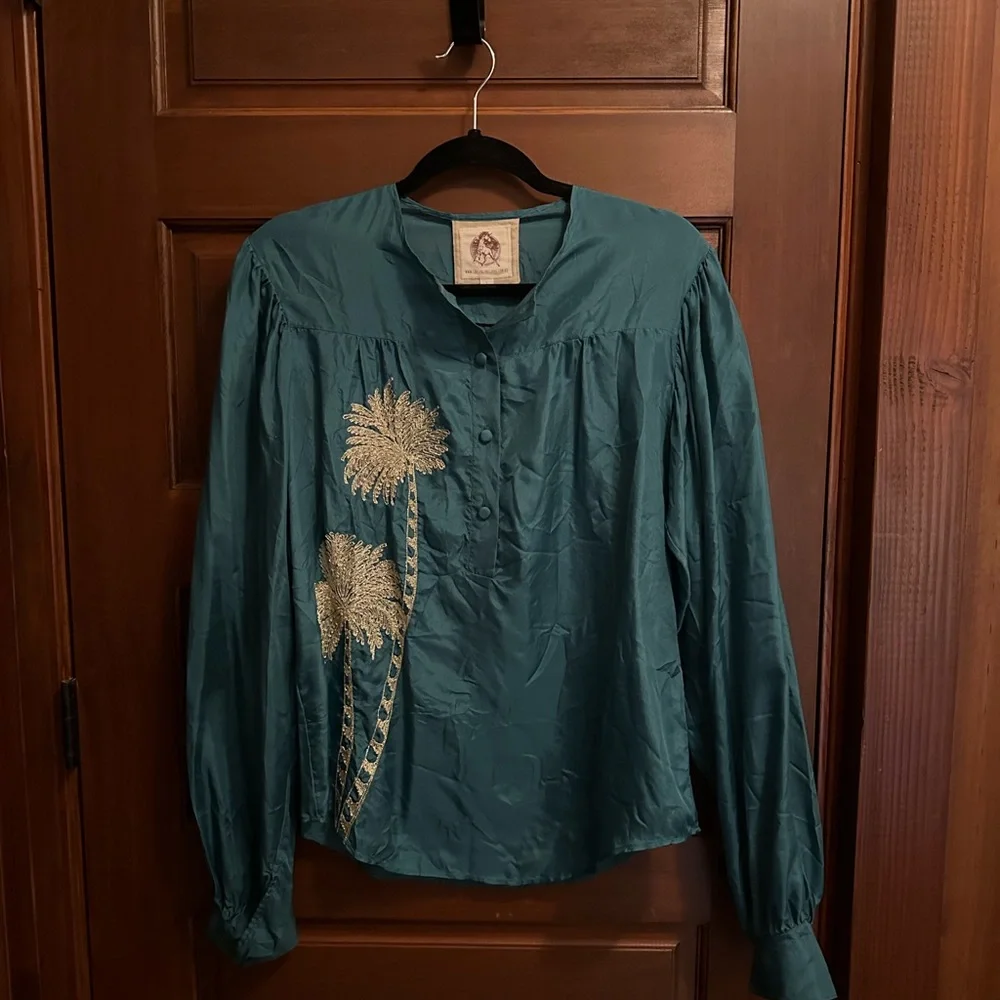 Chasing Unicorns Castles in the Air Silky Blouse Size L - Picture 3 of 7